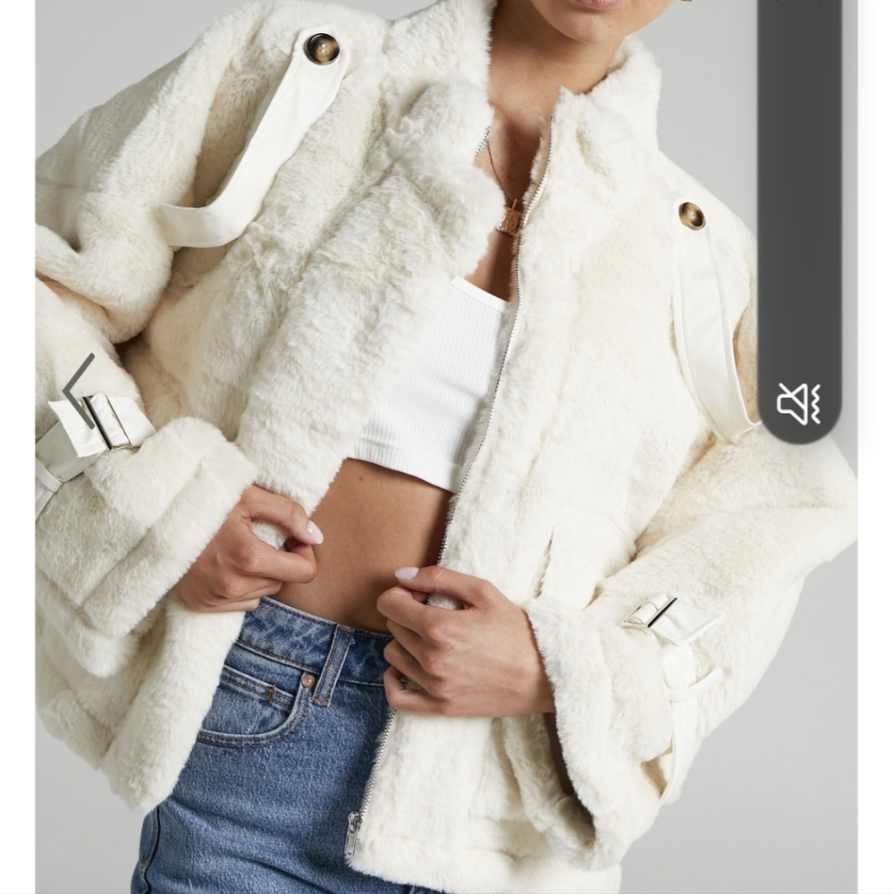 SHOWPO GRETEL FAUX FUR JACKET IN CREAM